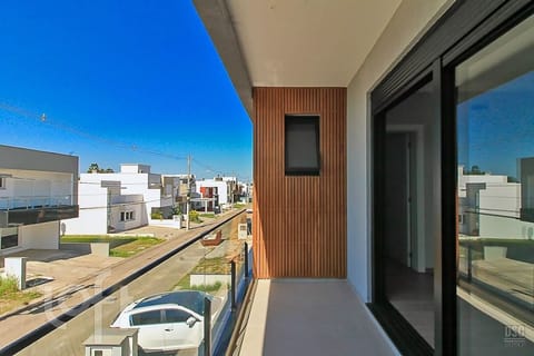 Image 21 - 254500